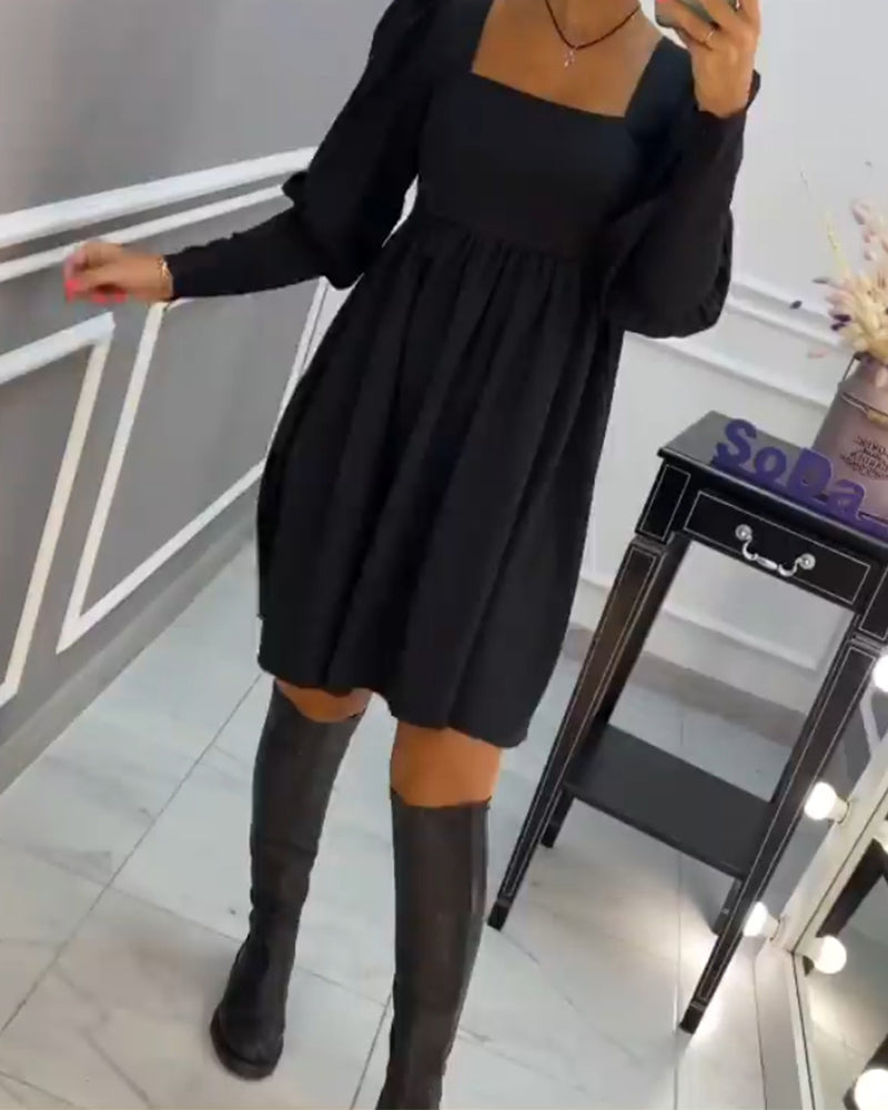 Elegante jurk met vierkante halslijn in A-lijn