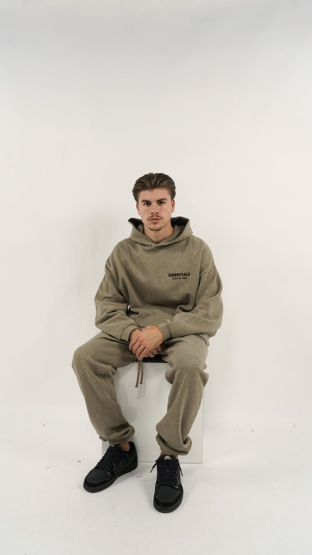 Fear of God Essentials FW24 Heather Grey Volledige set