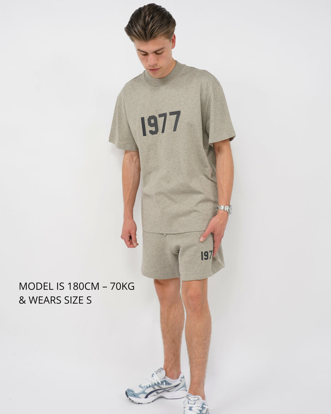 Fear of God Essentials 1977 Donker Havermout Zomer Set