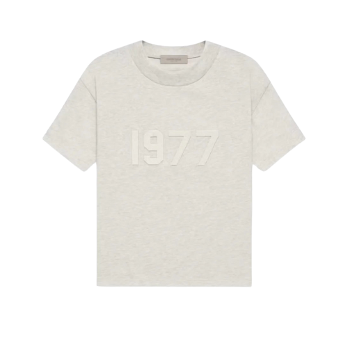 Fear of God Essentials 1977 Licht Havermout T-Shirt