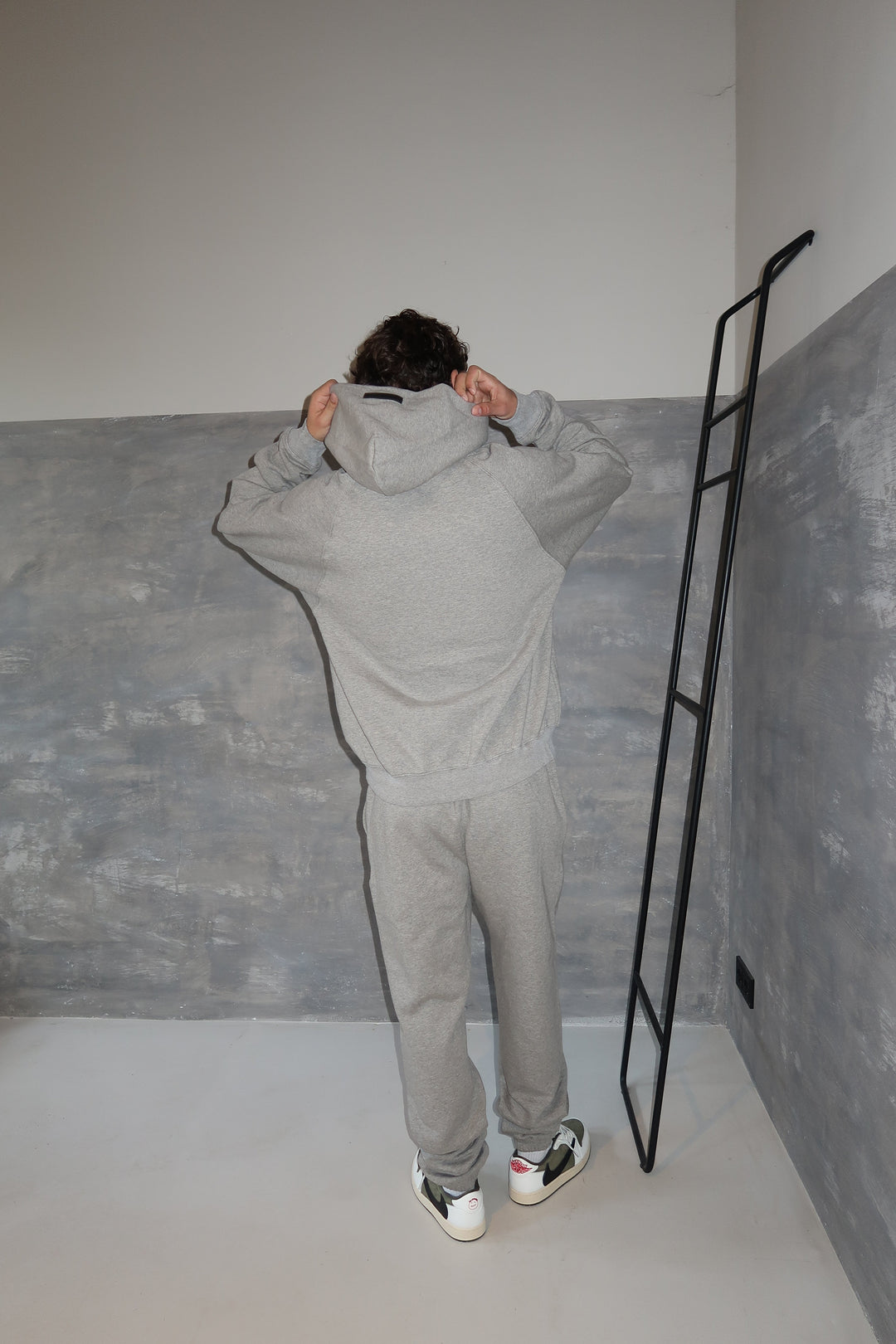 Fear of God Essentials 1977 Donker Havermout Volledige set