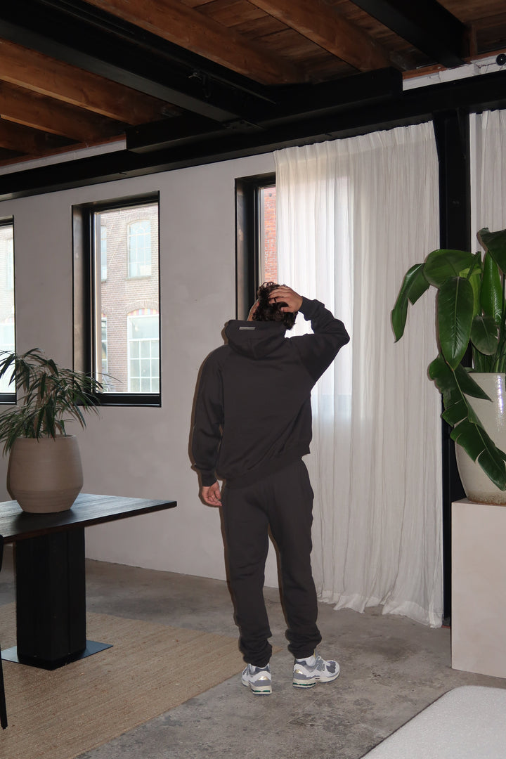 Fear of God Essentials 1977 Iron Black Volledige set