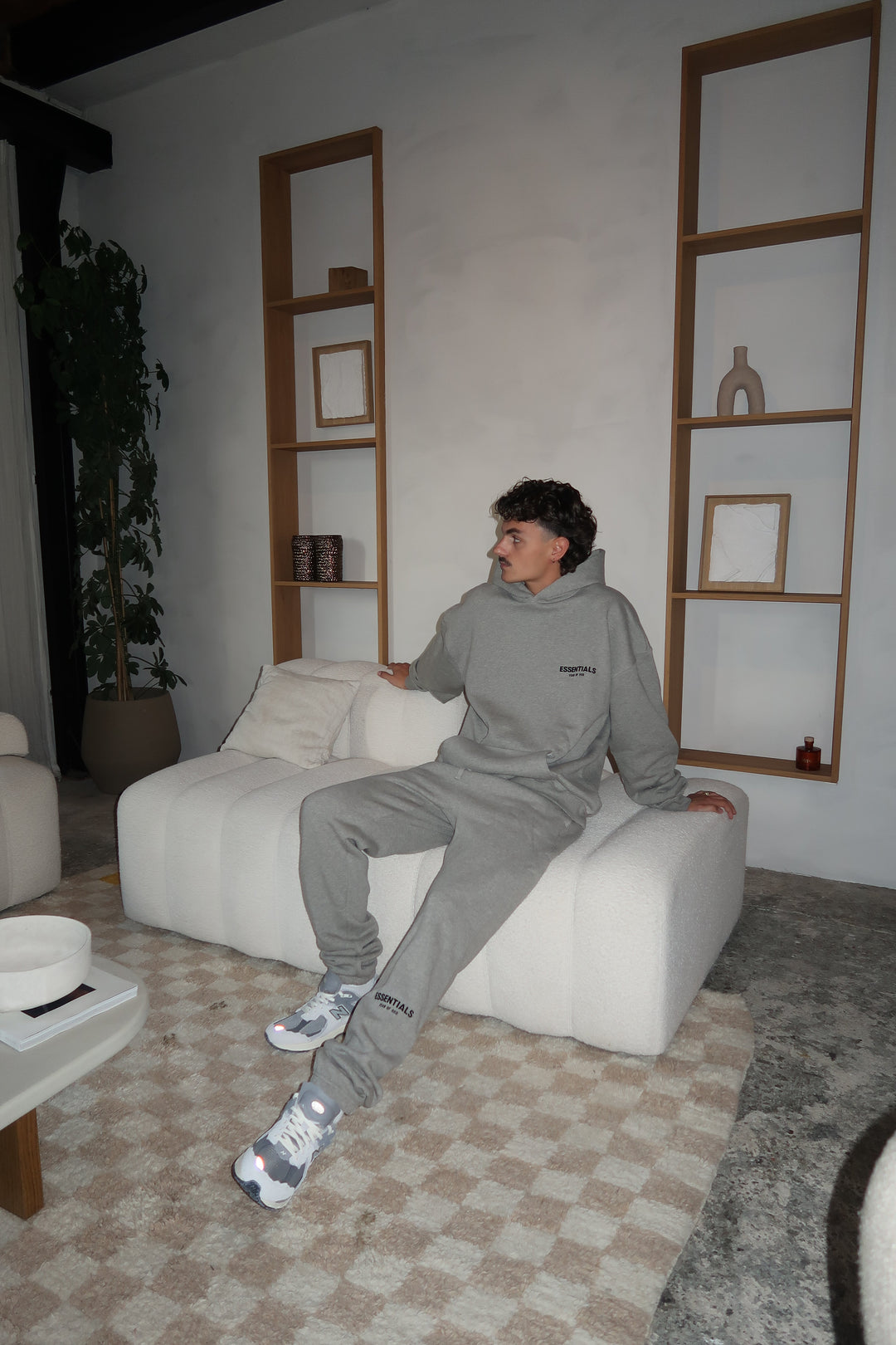 Fear of God Essentials Dark Oatmeal Volledige set